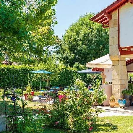 Bed & Breakfast Les D'arrauntz - Ibaia 3*